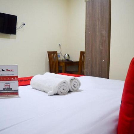 Hotel Reddoorz Near Sam Poo Kong 2 à Semarang Extérieur photo