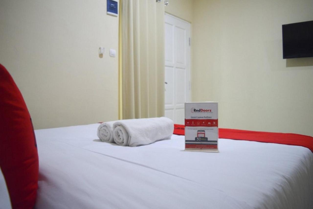 Hotel Reddoorz Near Sam Poo Kong 2 à Semarang Extérieur photo