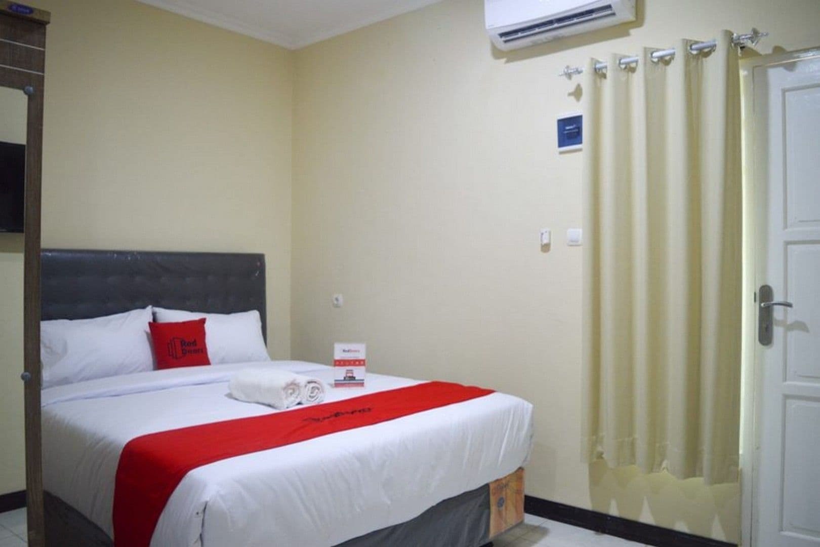 Hotel Reddoorz Near Sam Poo Kong 2 à Semarang Extérieur photo